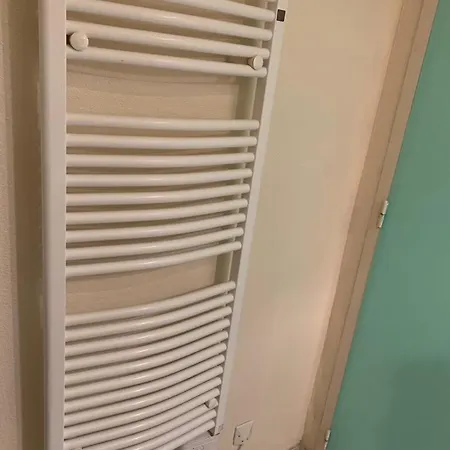 아파트 Tres Jolie A Louer Avec Sa Belle Terrasse De 4m2 Idealement Situe Dans Un Thermale