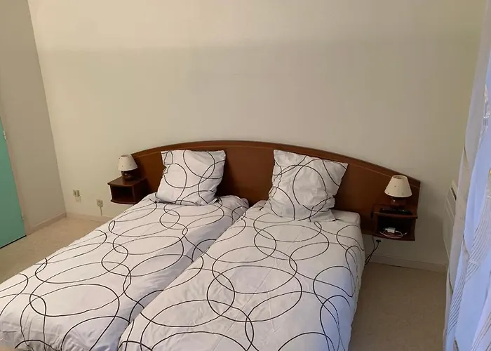 Tres Jolie A Louer Avec Sa Belle Terrasse De 4m2 Idealement Situe Dans Un Thermale *